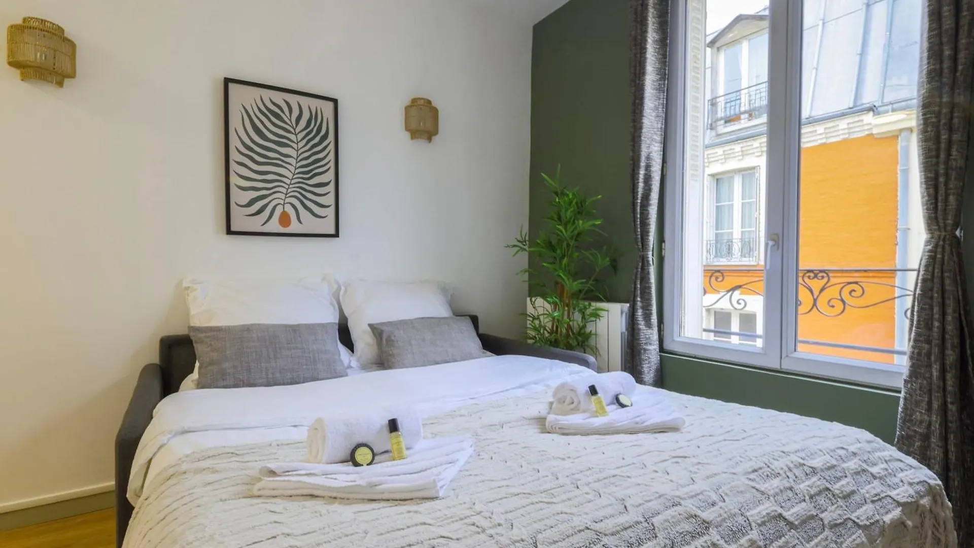 1592 Opera District Comfortable Retreat *