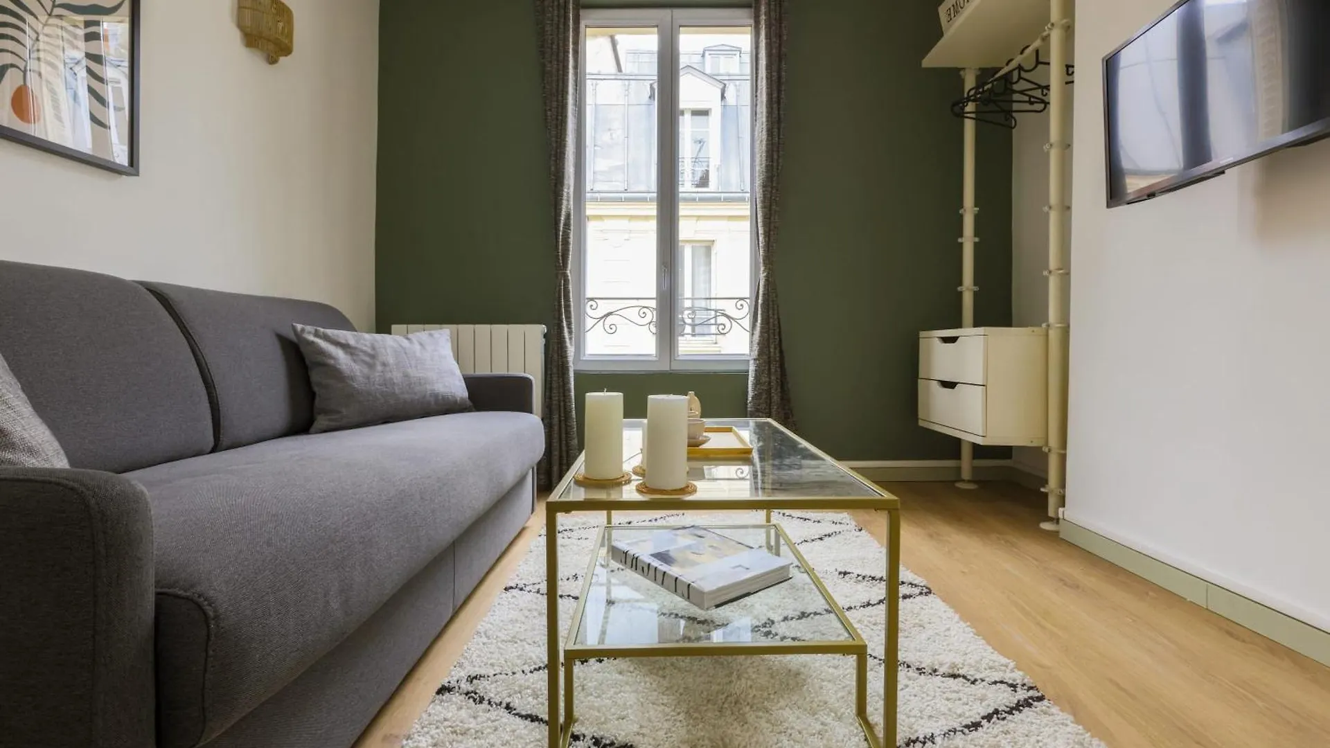 1592 Opera District Comfortable Retreat Apartment